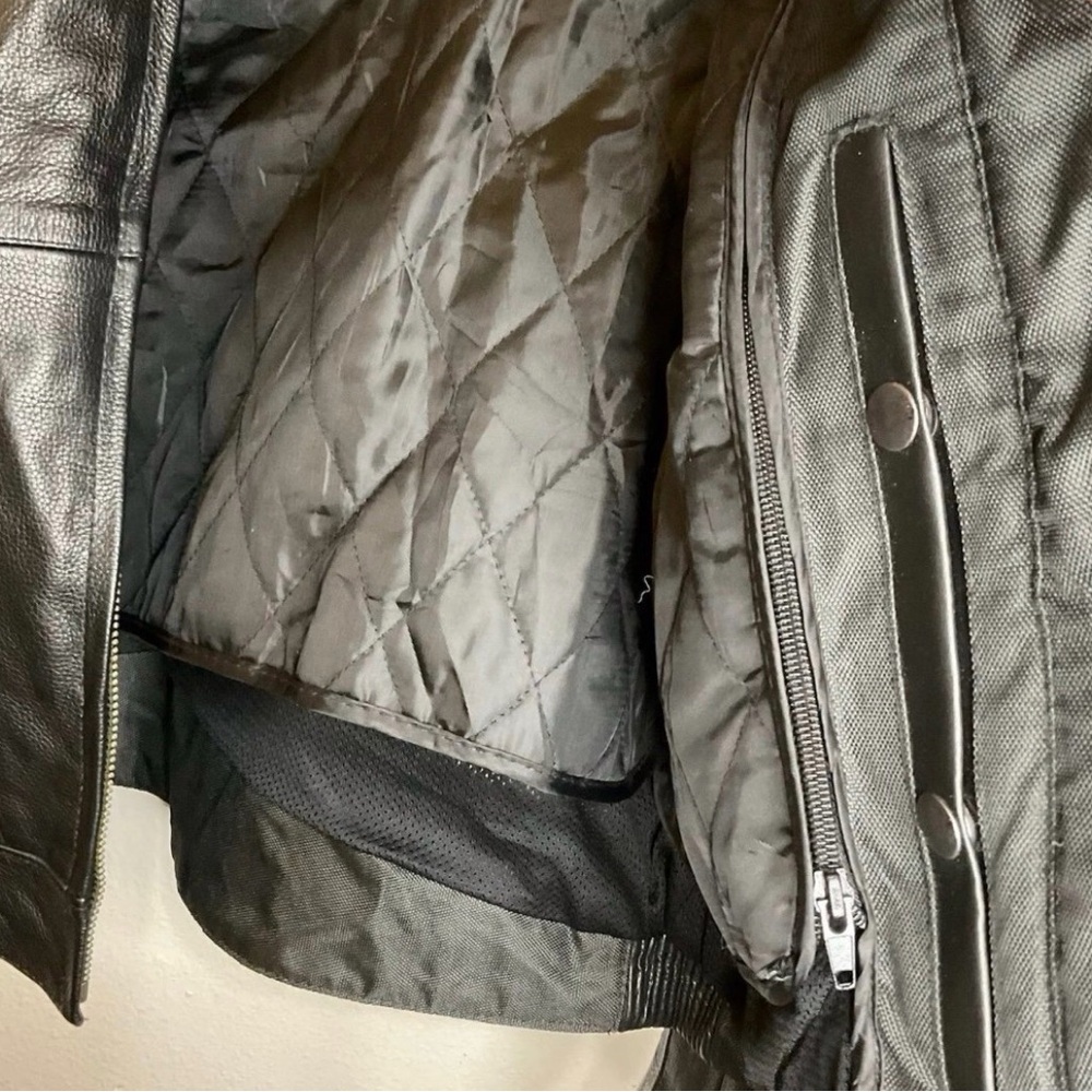 Women’s Black Leather Jacket with Wing Small Motorcycle - Picture 12 of 12